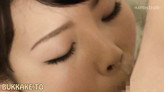 Japanese Sluts Give BlowJob to Get Some Facial