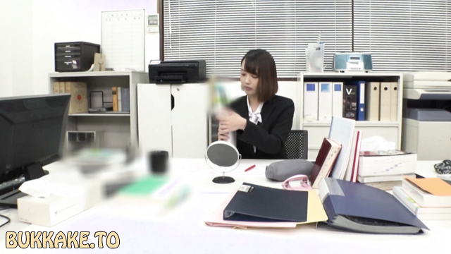 Teacher Misaki Kanna Keeps Working with Cum Dripping from Her Face